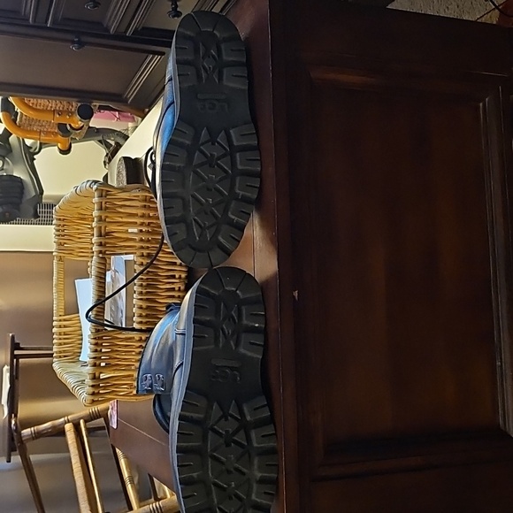 UGG men’s Hannen TL Black Leather Lined Boots - Picture 3 of 6